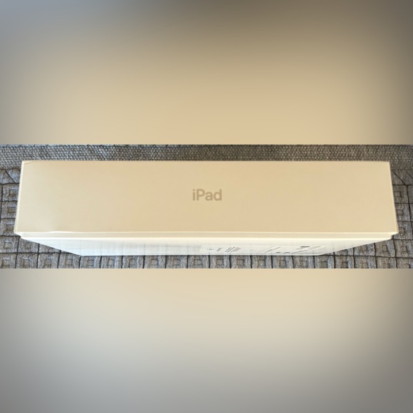 Apple IPad 9th Generation Box Only - Picture 2 of 5